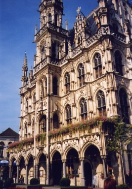 oudenaardetownhall_close.jpg