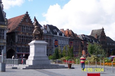 tournai_market01.jpg